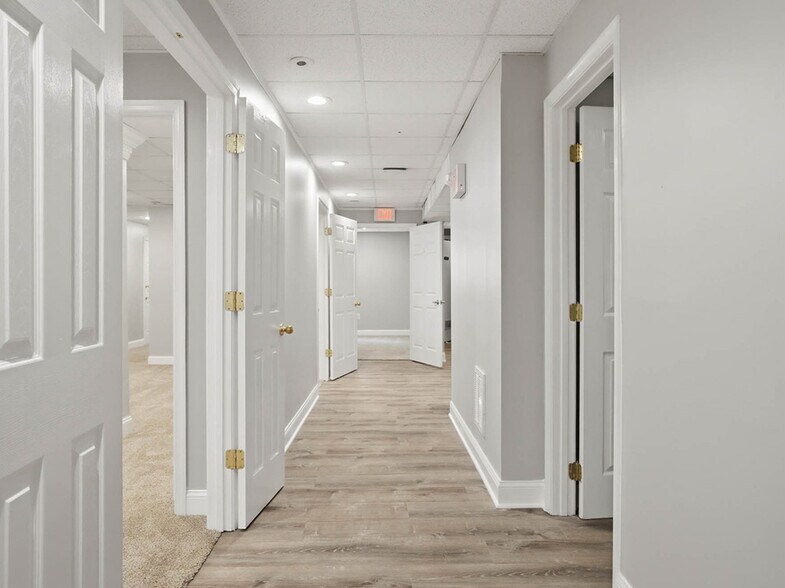 More Photos Of 1662 Village Green, Crofton Office For Sale