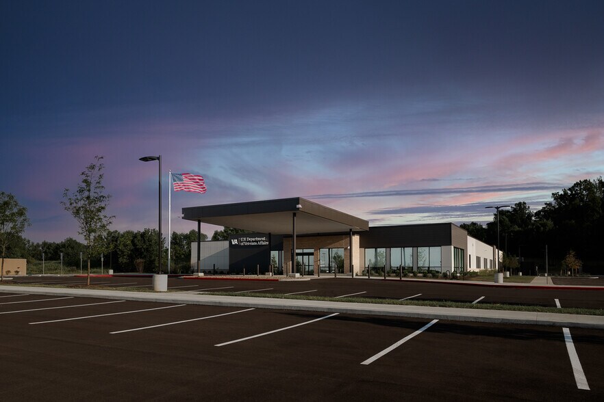 Primary Photo Of 3838 Cascades Blvd, Kent Medical For Sale