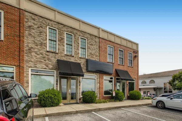 More Photos Of 1227 Lakeview Dr, Franklin Storefront Retail Office For Lease
