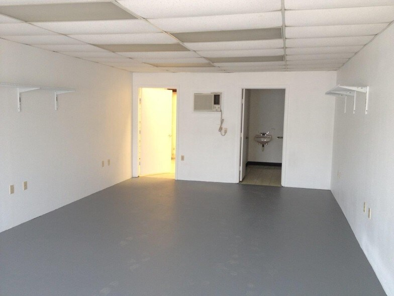 More Photos Of 850 Blue Mound Rd W, Haslet Warehouse For Lease