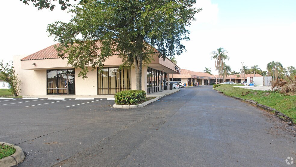 More Photos Of 8424-8458 W Oakland Park Blvd, Sunrise Freestanding For Lease