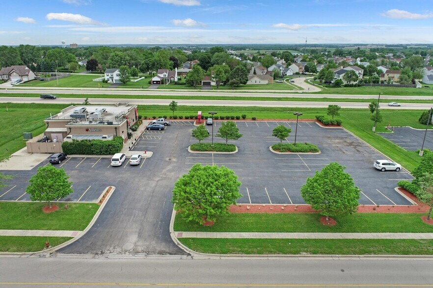 More Photos Of 2126 Gateway Ctr, Belvidere Restaurant For Sale