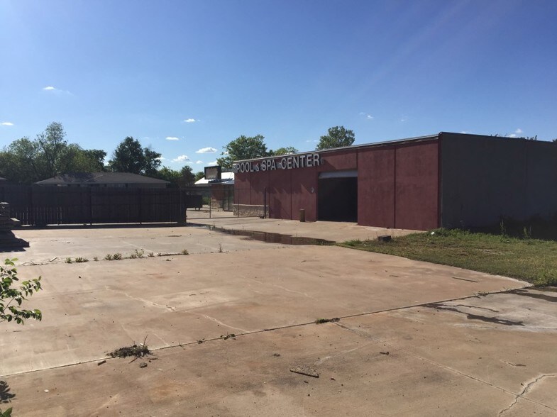 More Photos Of 1411 NW 33rd St, Lawton Flex For Sale