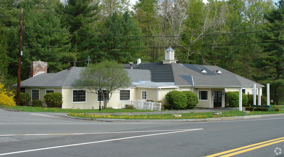 More Photos Of 1161 Cold Spring Rd, Williamstown Restaurant For Lease