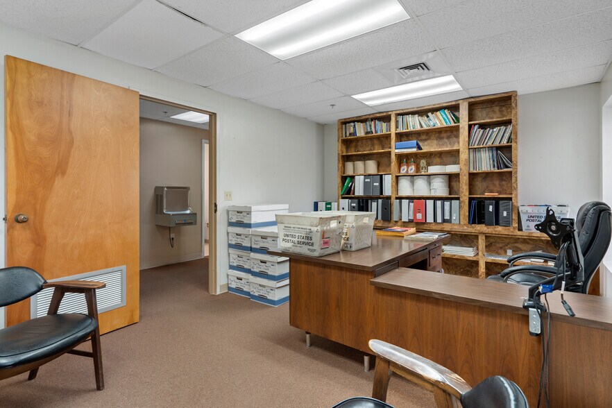 More Photos Of 1624 N Meadowcrest Blvd, Crystal River Manufacturing For Lease