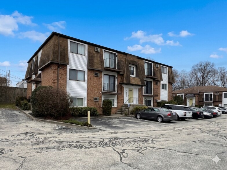 More Photos Of 6 8 12-14 Rosemont Terrace and 50-68 Woonasquatuck, Providence Apartments For Sale