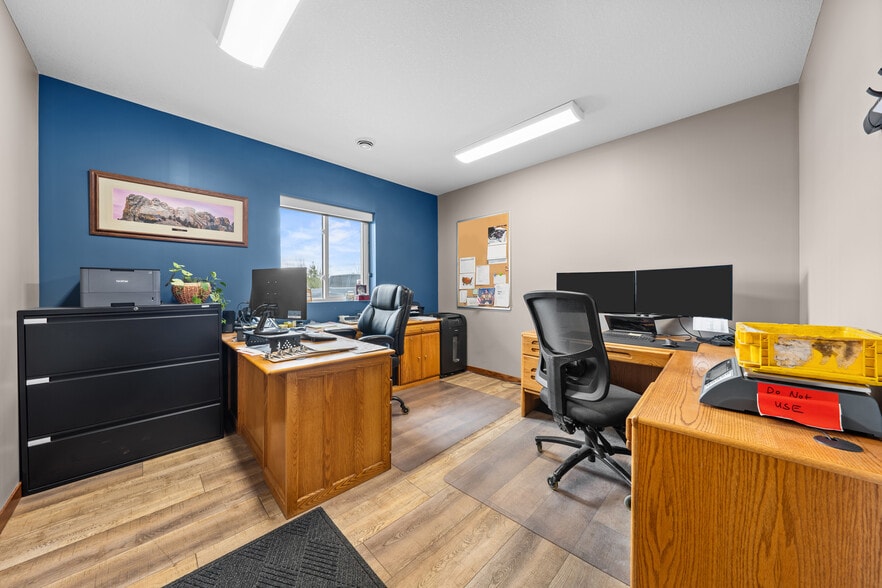 More Photos Of 6202 402nd St, North Branch Manufacturing For Sale