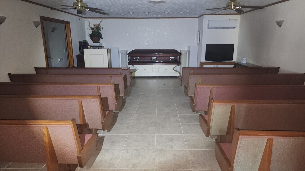 More Photos Of 5601 Arlington St, Houston Funeral Home For Sale