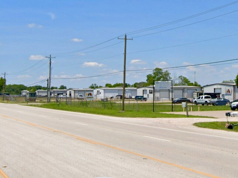 More Photos Of 13041-13071 S HIGHWAY 288 B Hwy, Angleton Light Distribution For Sale