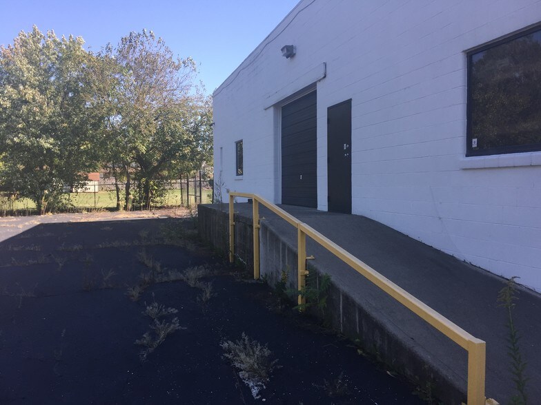 More Photos Of 30 Kinsey Rd, Xenia Light Distribution For Lease