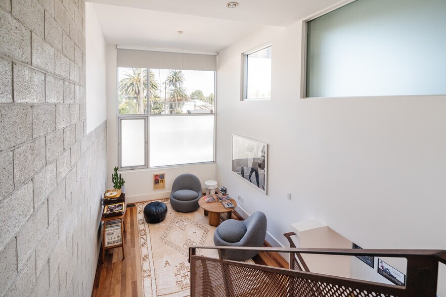More Photos Of 1320 Abbot Kinney Blvd, Venice Loft Creative Space For Sale