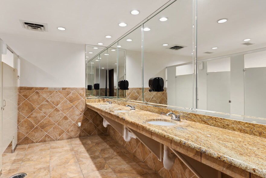 More Photos Of 1701-1801 Gateway Blvd, Richardson Office For Lease