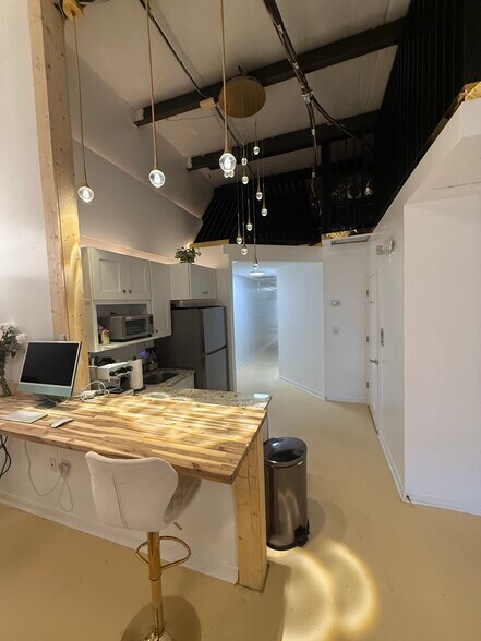 More Photos Of 1051 Johnnie Dodds Blvd, Mount Pleasant Medical For Sale