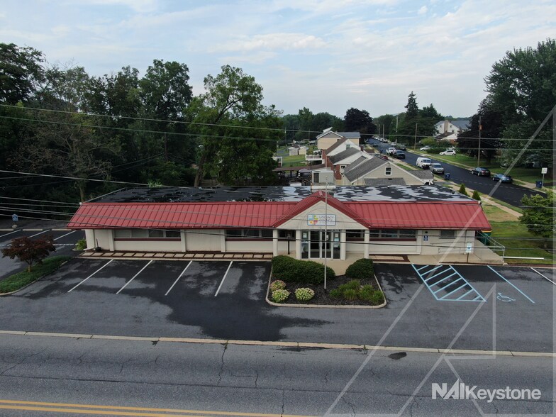 More Photos Of 35 S Dwight St, West Lawn Office For Lease