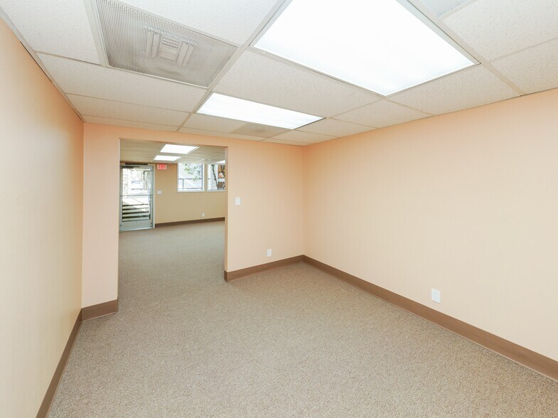 More Photos Of 620-660 12th St SE, Salem Medical For Lease