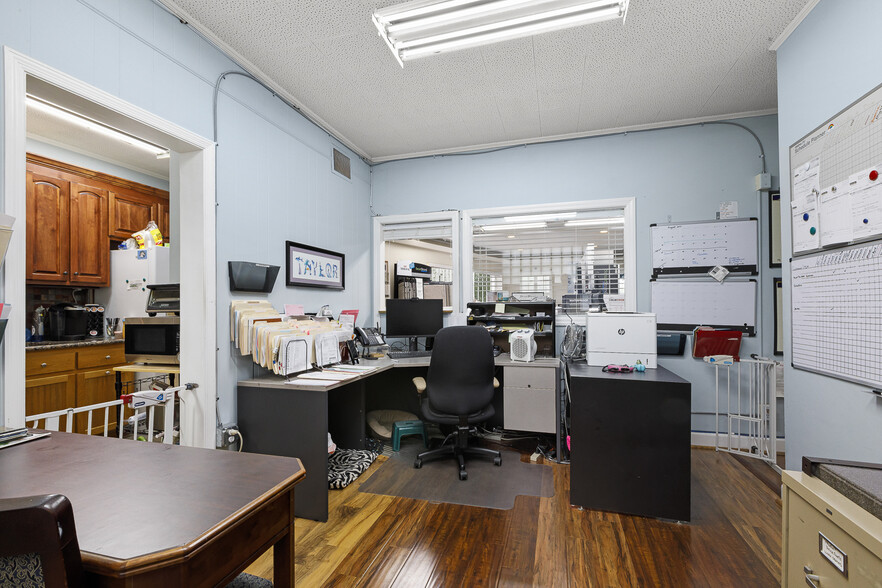 More Photos Of 202 N Main St, Fuquay Varina Freestanding For Sale