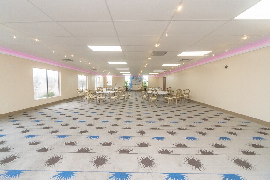 More Photos Of 3131 N MacArthur Blvd, Bethany Office For Sale