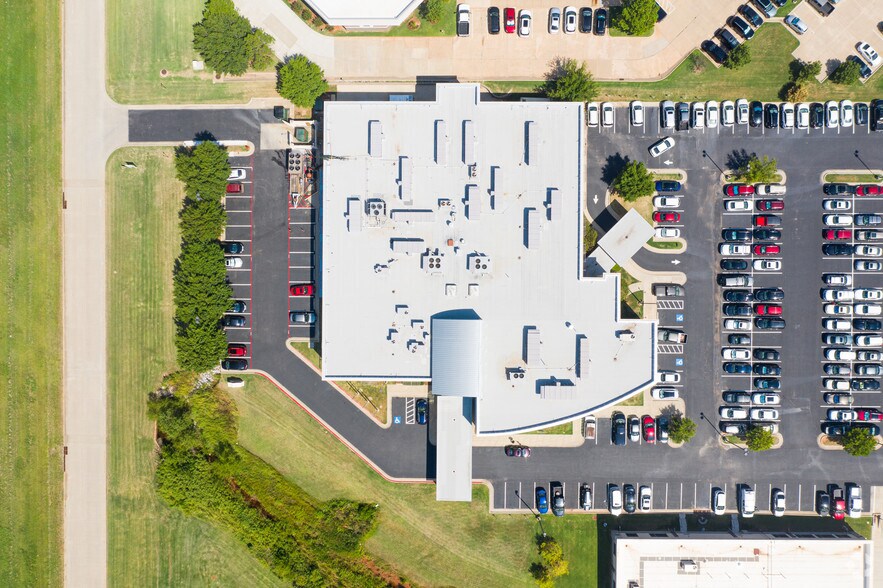 More Photos Of 14000 N Portland Ave, Oklahoma City Medical For Lease