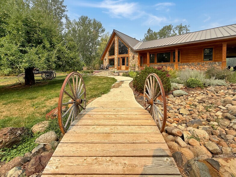 More Photos Of 37495 Boulder Flat Ln, Halfway Land For Sale