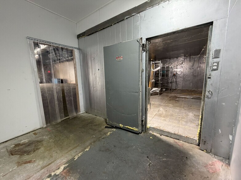 More Photos Of 231-02 Merrick Blvd, Springfield Gardens General Retail For Lease