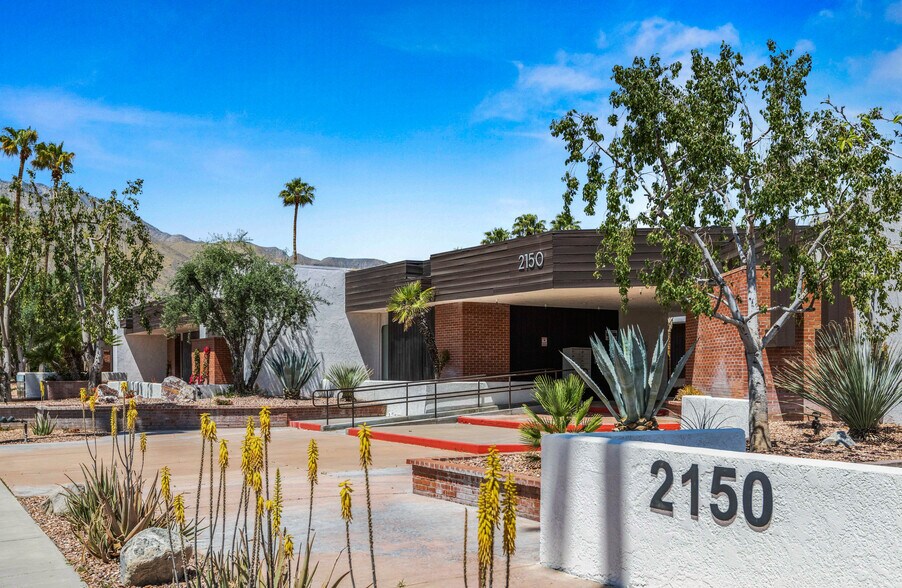 Primary Photo Of 2150 E Tahquitz Canyon Way, Palm Springs Medical For Lease