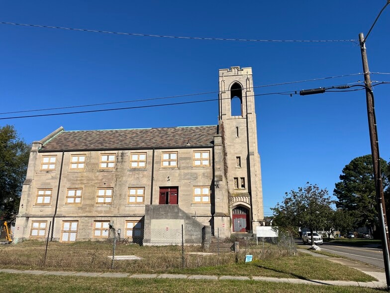 More Photos Of 303 W 34th St, Norfolk Religious Facility For Sale