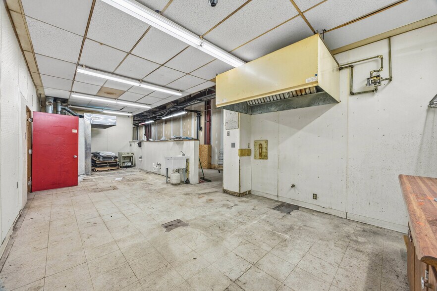 More Photos Of 3 Geddes Street Ext, Holley Supermarket For Sale