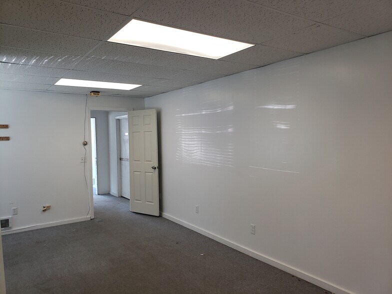 More Photos Of 348 Hokum Rock Rd, South Dennis Warehouse For Sale