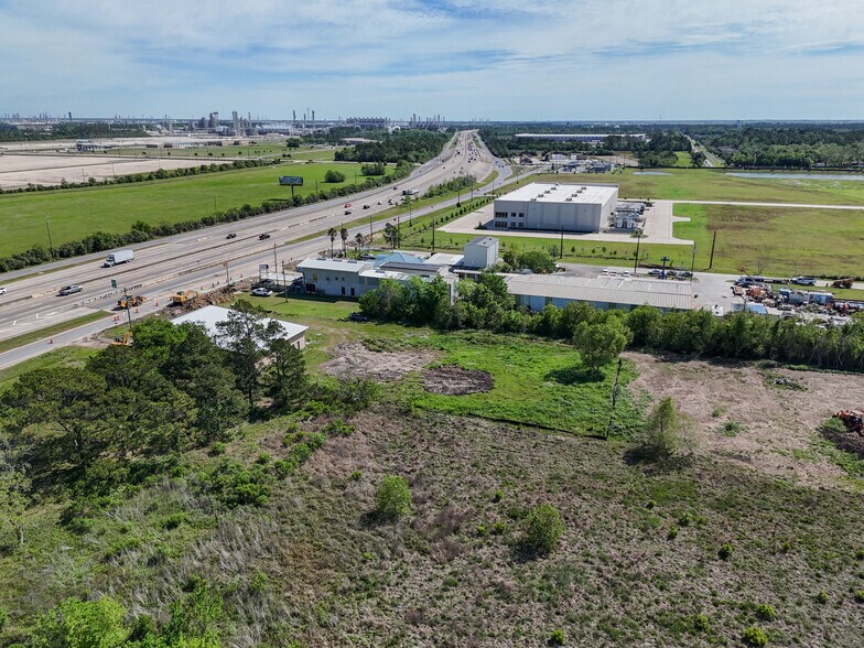 More Photos Of 7304 I-10 E, Baytown Freestanding For Sale