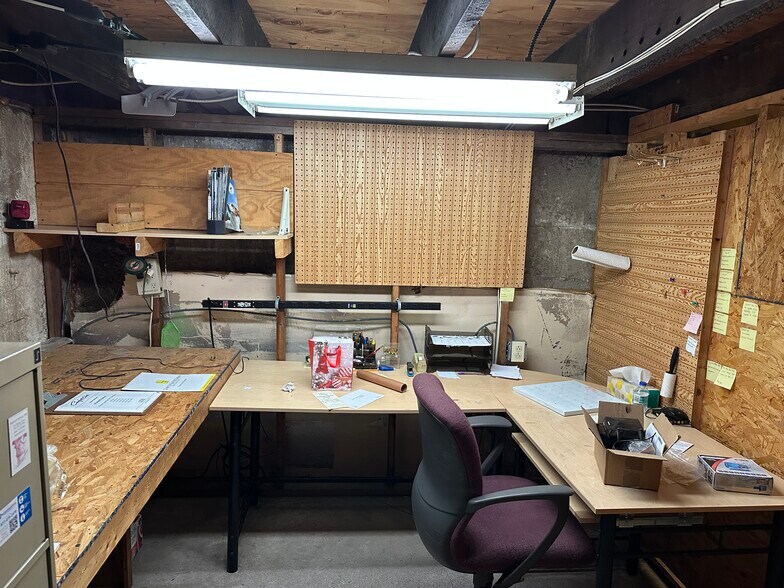 More Photos Of 574 W Main St, Plymouth Office Residential For Lease