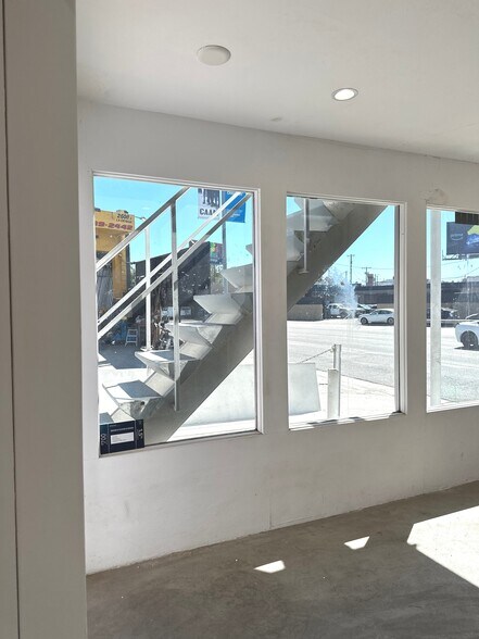 More Photos Of 2600 S La Cienega Blvd, Los Angeles Storefront Retail Office For Lease