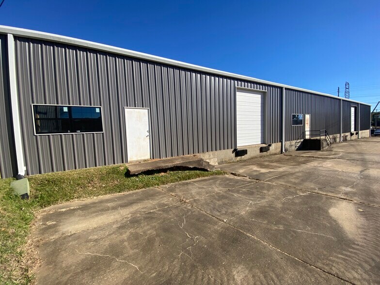 More Photos Of 650 Ridgewood Rd, Ridgeland Warehouse For Lease