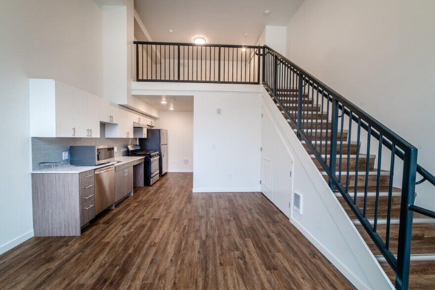 More Photos Of 7016 15th Ave NW, Seattle Apartments For Lease
