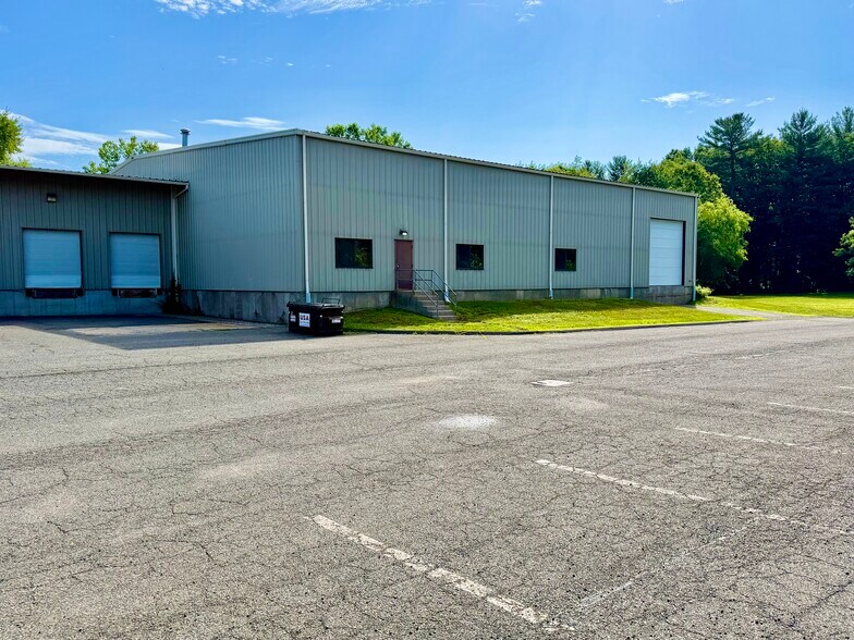 More Photos Of 6 Industrial Pky, Easthampton Manufacturing For Lease