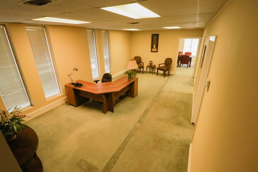 More Photos Of 459 S McDonough St, Montgomery Medical For Sale