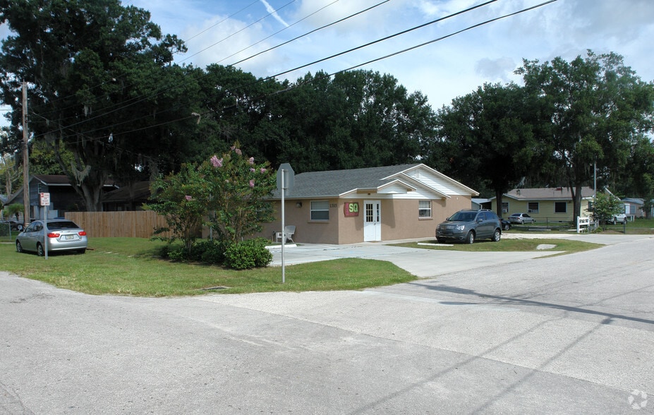 Primary Photo Of 1203 Mayflower Dr, Lakeland Freestanding For Sale