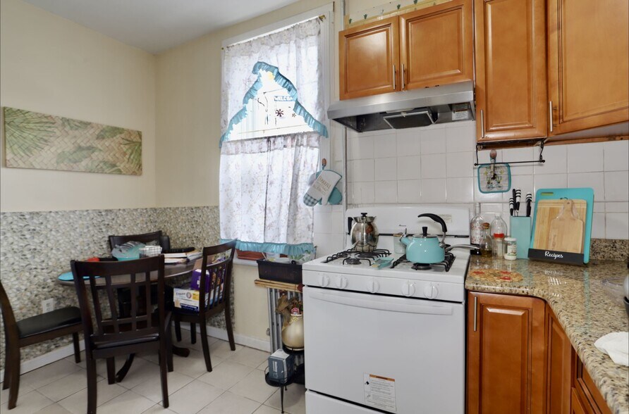 More Photos Of 2606 Central Ave, Union City Apartments For Sale