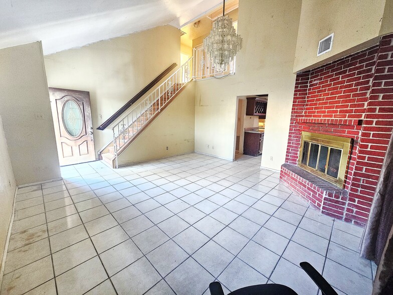 More Photos Of 2131 Campbell Rd, Houston Schools For Sale