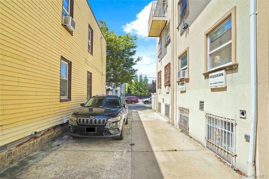 More Photos Of 6536 Metropolitan Ave, Middle Village Apartments For Sale