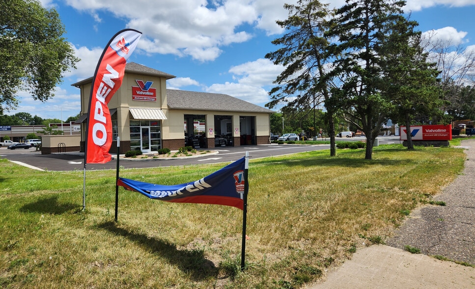 More Photos Of 10855 University Ave NE, Blaine Unknown For Lease