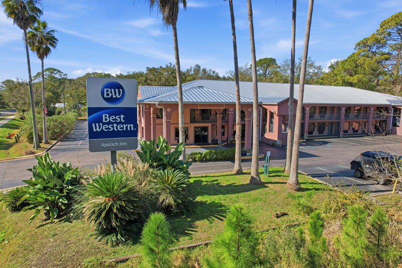 More Photos Of 249 US Highway 98, Apalachicola Hotel For Sale