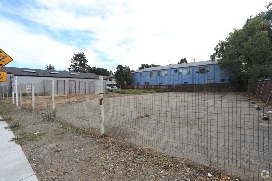 More Photos Of 112-116 College Ave, Santa Rosa Land For Sale