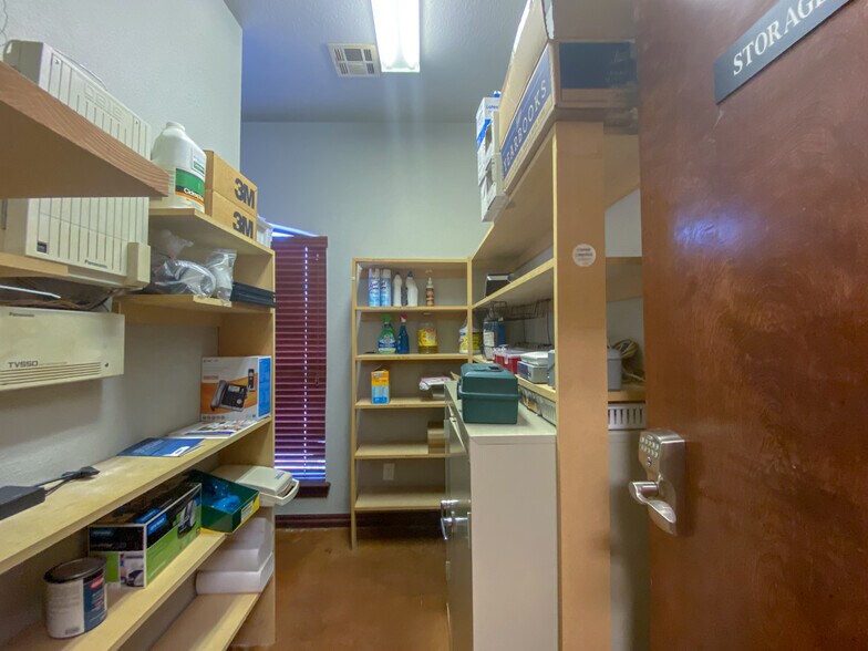 More Photos Of 2400 Palmer Cir, Norman Medical For Lease