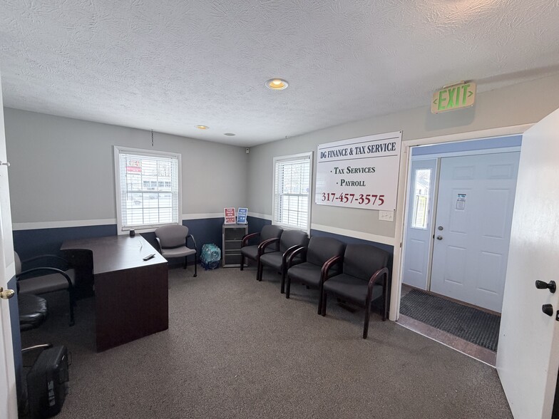More Photos Of 4803 W 71st St, Indianapolis Medical For Sale