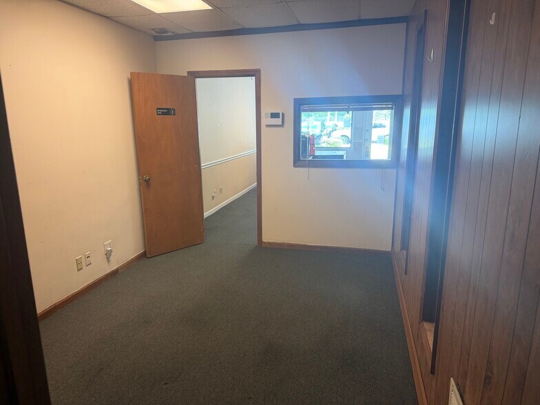 More Photos Of 8400-8420 Abercorn St, Savannah Medical For Lease