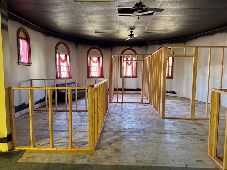 More Photos Of 720 E River St, Elyria Religious Facility For Sale