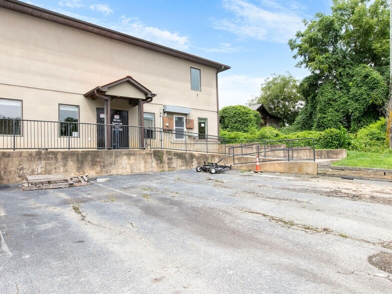 More Photos Of 2690 Hendersonville Rd, Fletcher Medical For Lease