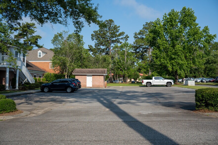 More Photos Of 3470 N Valdosta Rd, Valdosta Office For Lease