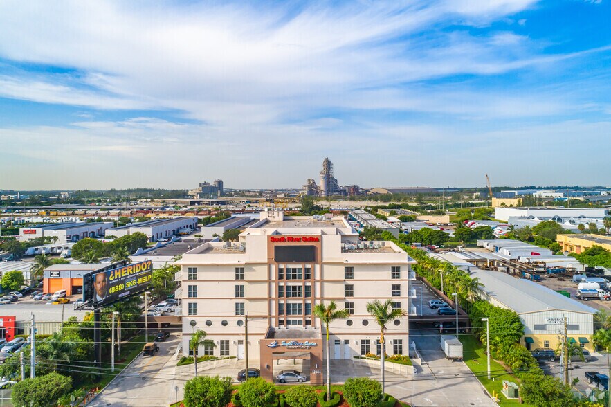 More Photos Of 12484 NW South River Dr, Medley Hotel For Lease