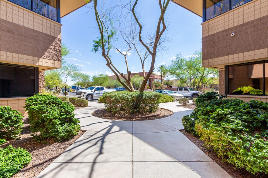 More Photos Of 1838 W Parkside Ln, Phoenix Office For Sale